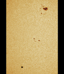 Merkurtransit mit Sonnenflecken im Weißlicht
