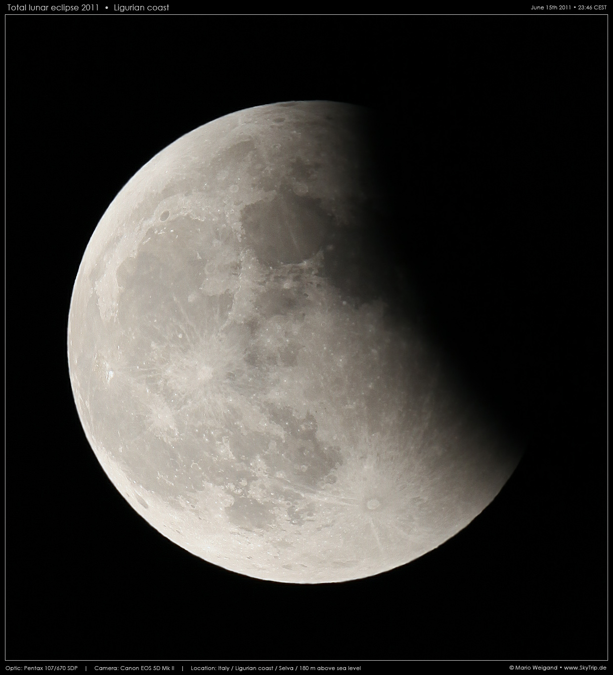 Foto der totalen Mondfinsternis am 15. Juni 2011