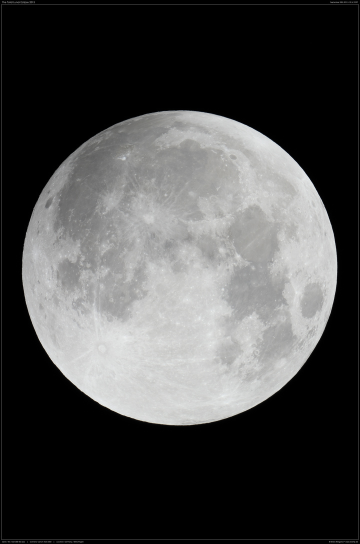 Halbschattenphase der totalen Mondfinsternis 2015
