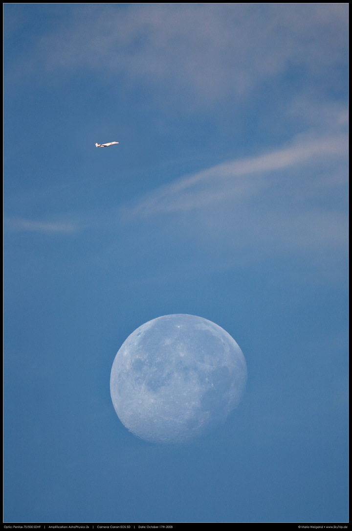 Mond am Morgenhimmel