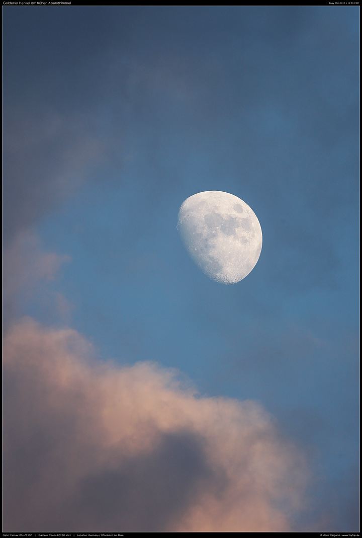 Mond: Goldener Henkel bei Tag
