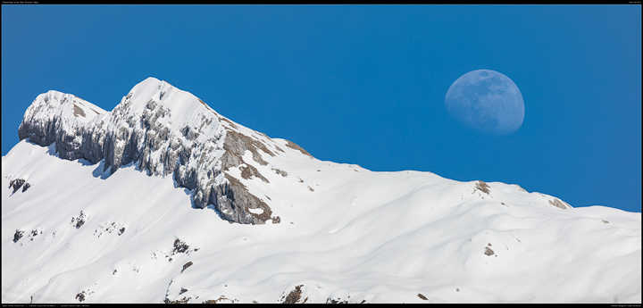 Mond ber den weien Alpen