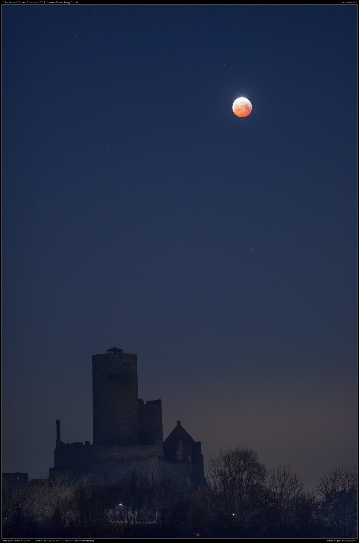 Totale Mondfinsternis ber Burg Mnzenberg III